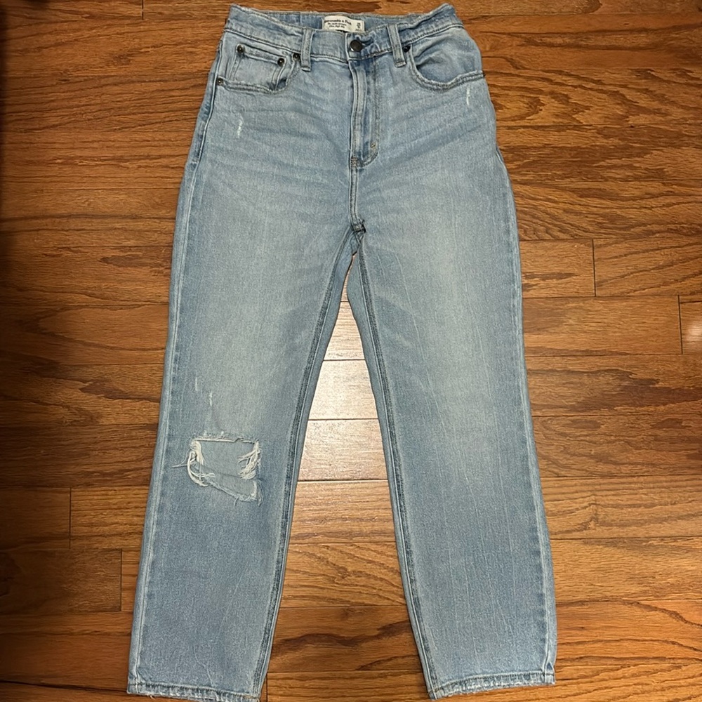 A&F The Ankle Straight Ultra High Rise